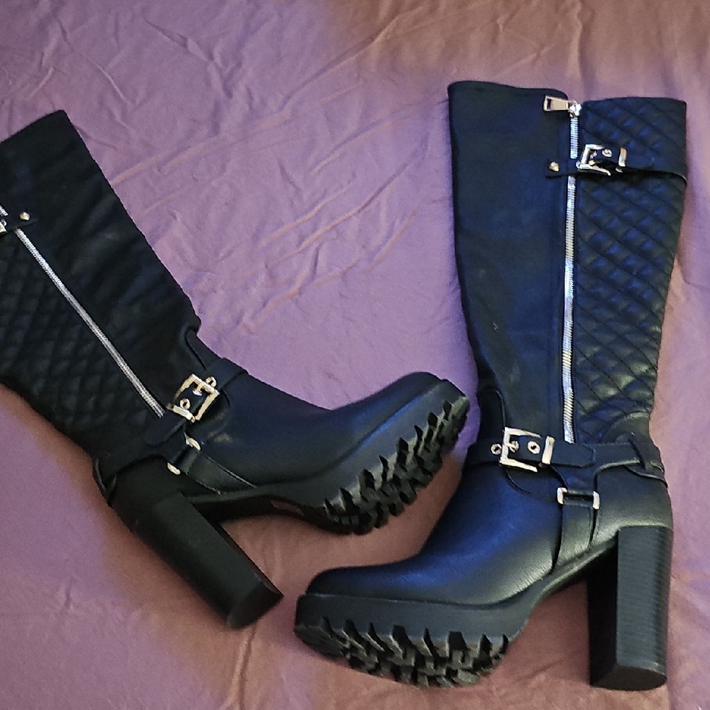 NWOT: Black Quilted Knee-High Boots. Brand: DREAM PARIS.